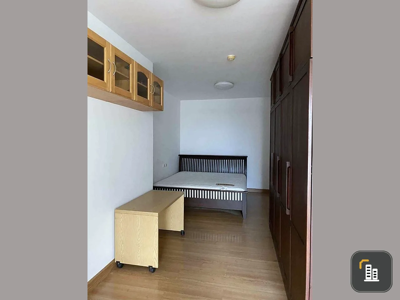 Supalai Park for sale, Tiwanon Intersection, 16th floor, great pool view, spacious room, comfortable. Don't miss it.