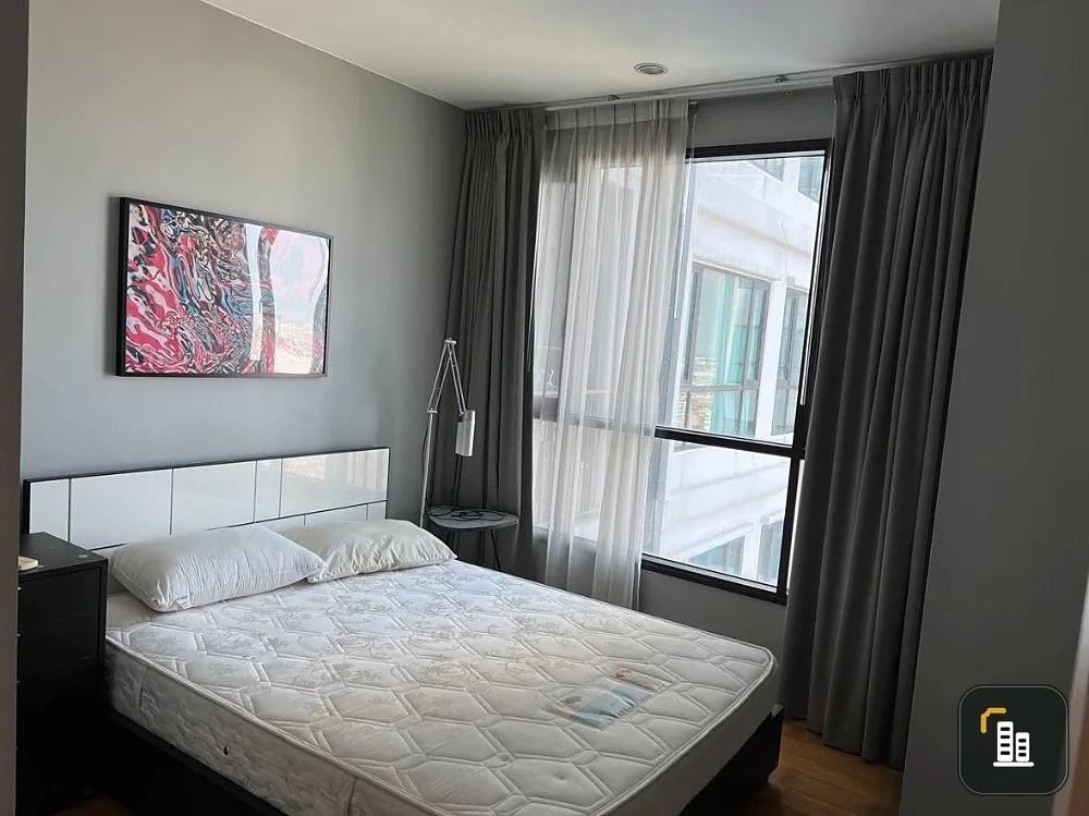 Condo for sale, Fuse Sathorn-Taksin, corner room with privacy, 18th floor, high view, good price, hurry and reserve now.