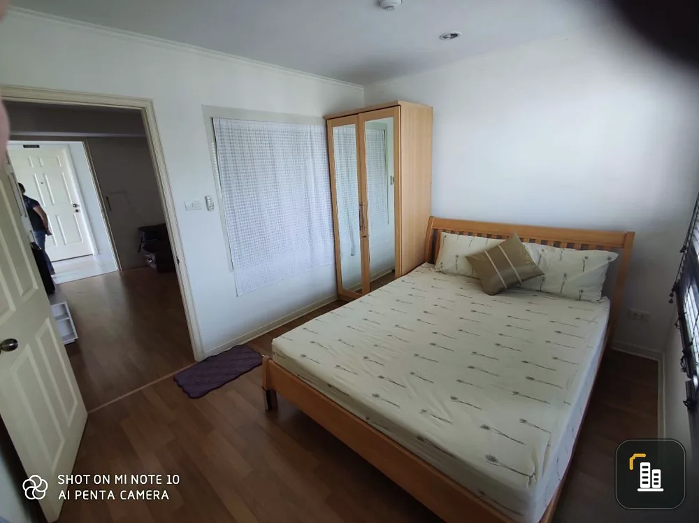 Condo for sale Lumpini Place Ratchada - Tha Phra, northeastern direction, wide balcony, fully furnished.