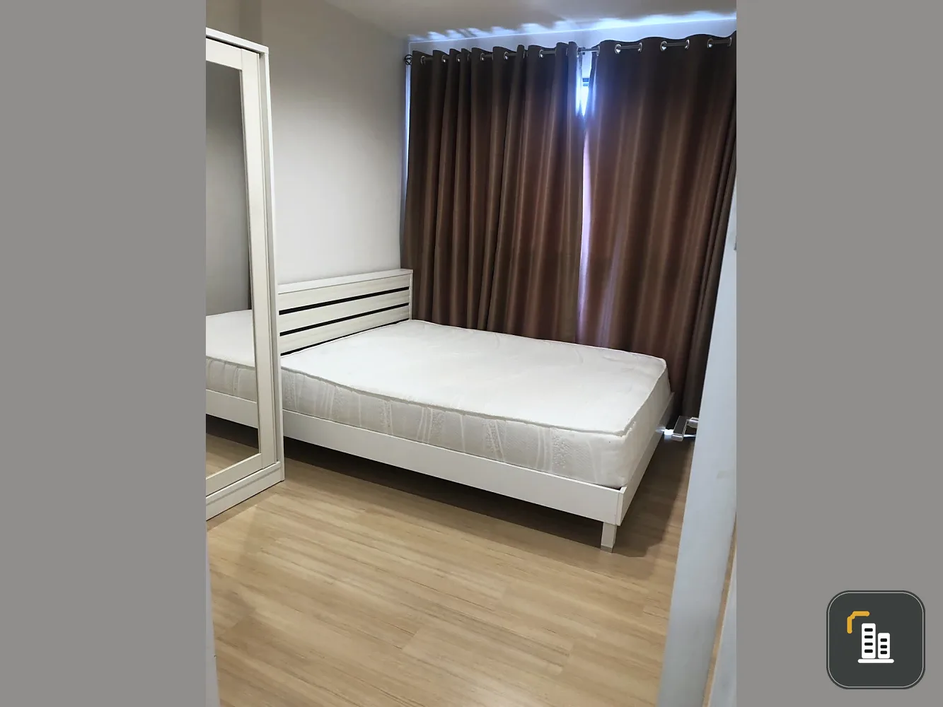 For sale or rent, The Base Chaengwattana, full electrical appliances, economical price, rent or buy, it's worth it, don't miss it.