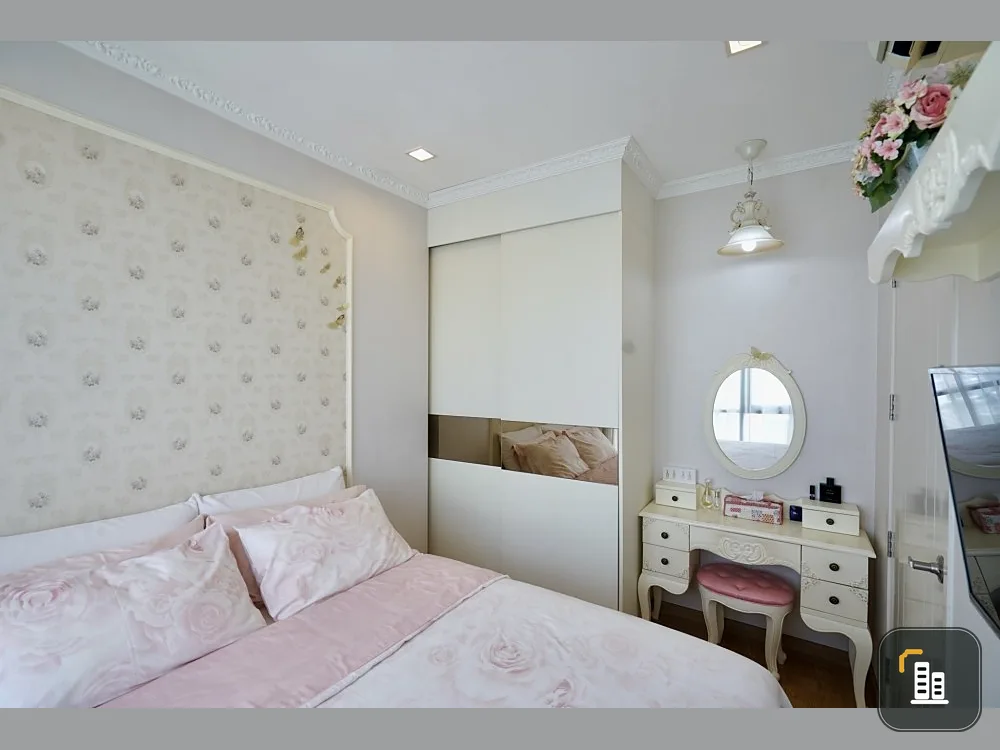 For sale Q House Sukhumvit 79, high floor, beautiful view, cool breeze. Decorated in a sweet, vintage style. Not booking is a huge mistake.