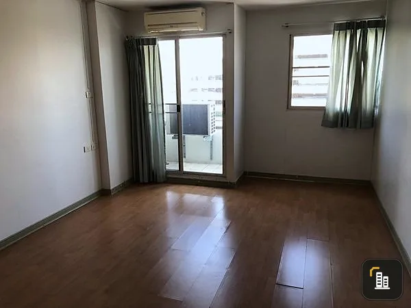 Condo for sale, Lumpini Lat Phrao 111, 7th floor, empty room, complete amenities, good price, reserve now.