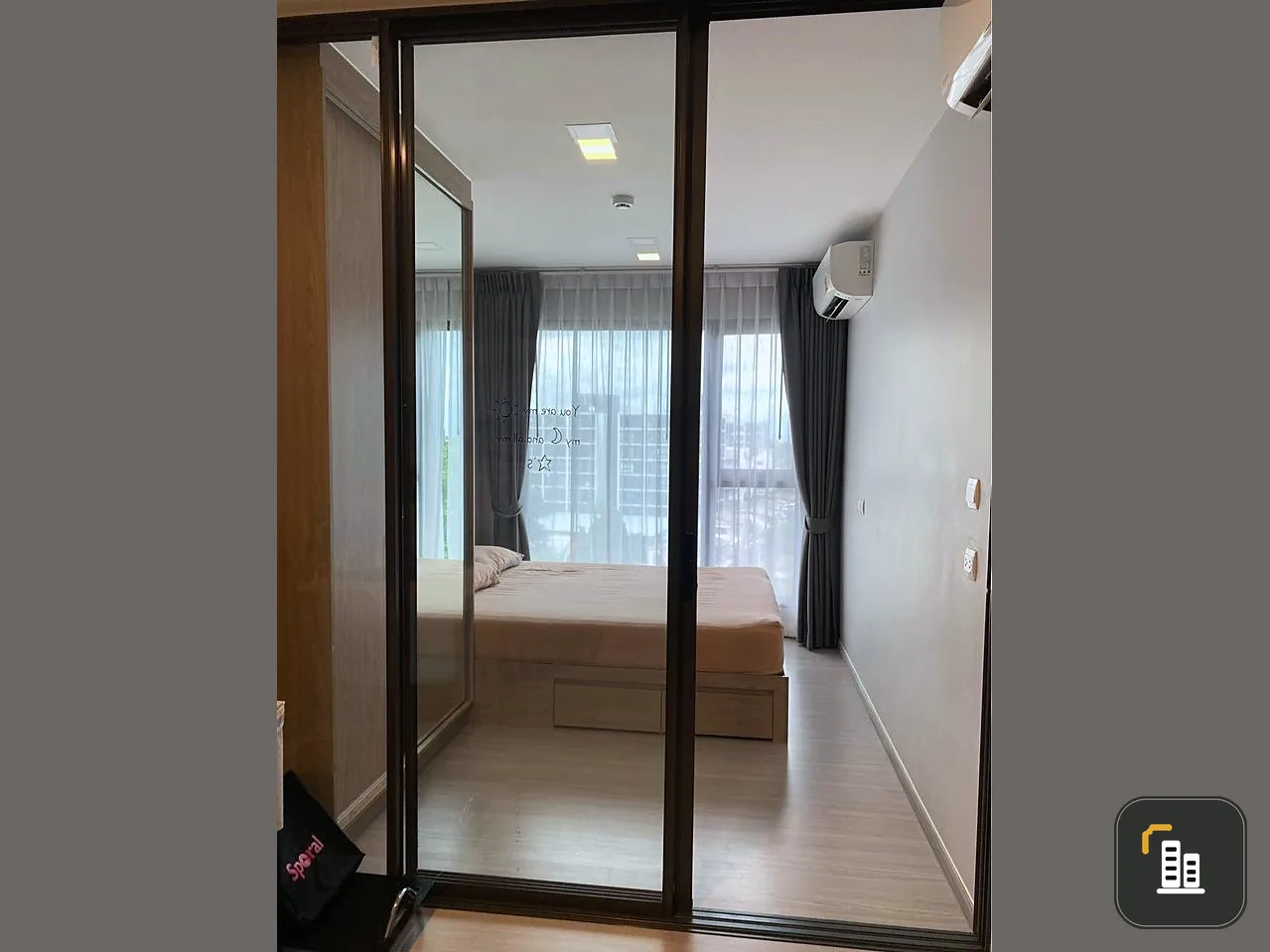 For sale: The Privacy S 101, 7th floor, not very high, separated by glass, comes with many electrical appliances. Hurry and reserve now.