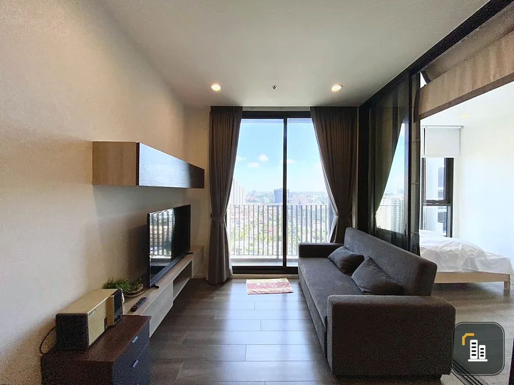 Condo for rent: Whizdom Essence, 2 bedrooms, 2 bathrooms, 20th floor, high view, comes with complete amenities. Book now.