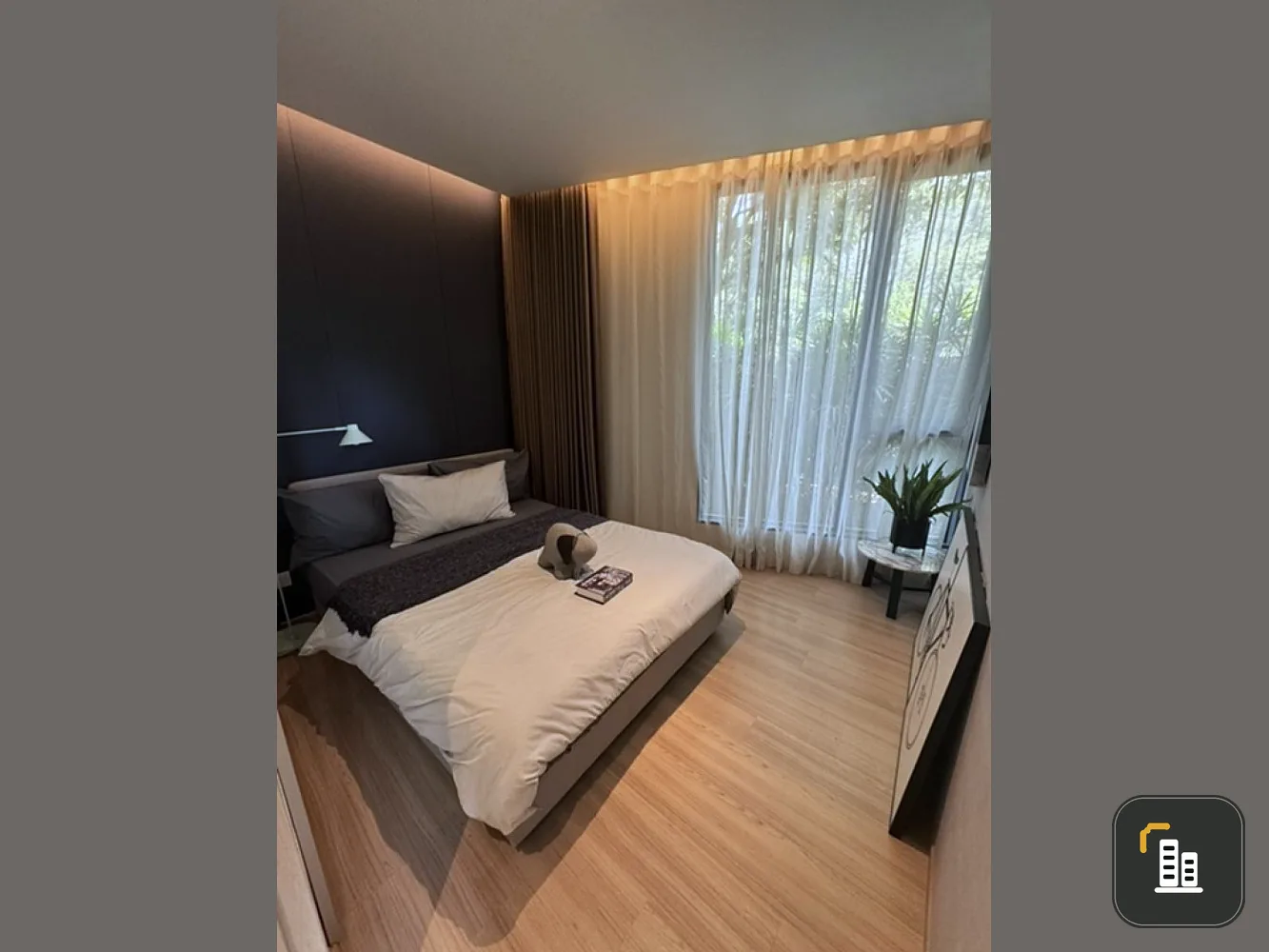 Condo down payment for sale, Skyrise Sukhumvit 64, corner room, Building D, spacious usable area. Hurry and reserve before you miss out.