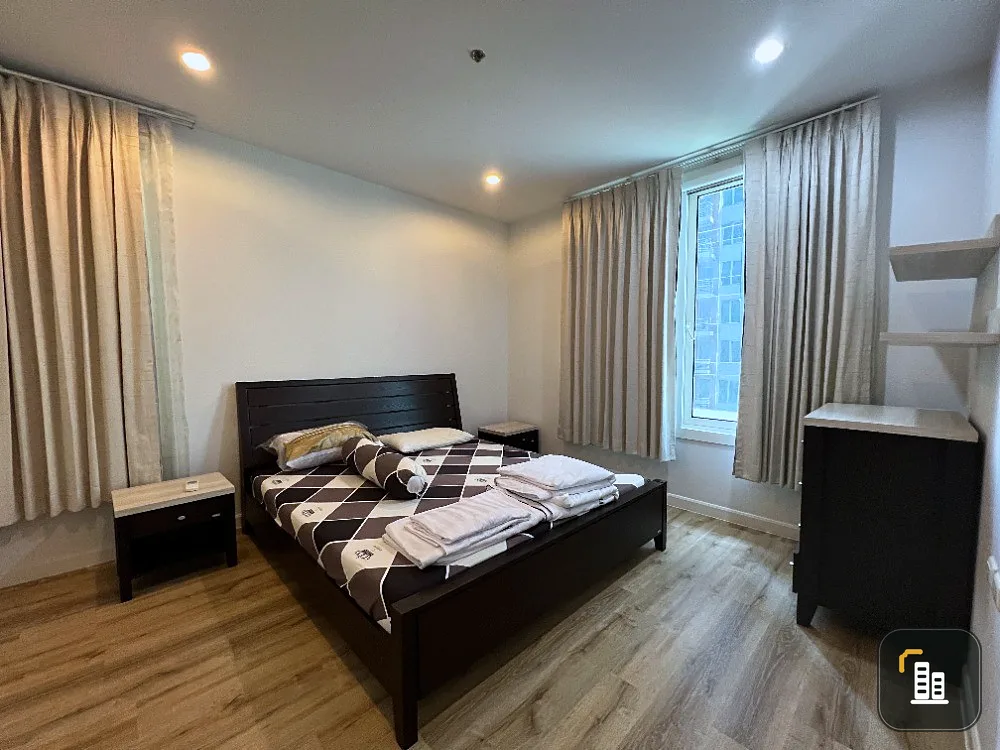 For rent: Siri Residence Sukhumvit 24, 9th floor, complete with furniture and electrical appliances. Book now, don't miss it.