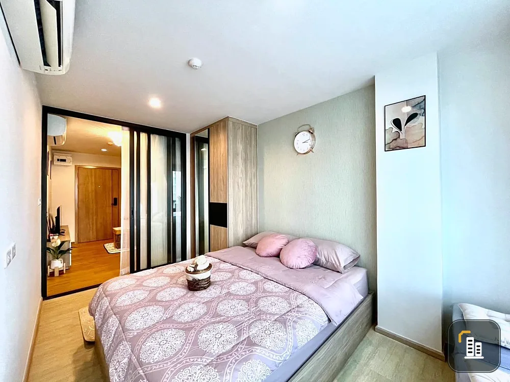 For sale, for rent, The Excel Hideaway Sukhumvit 71, with quality wallpaper throughout the room, full facilities