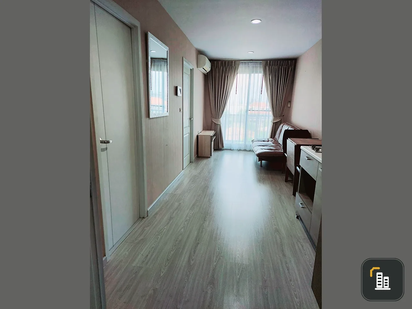 For sale: The Privacy Ratchada-Suthisan. Swimming pool view, chill atmosphere, has a nice walk-in closet like this, book now.