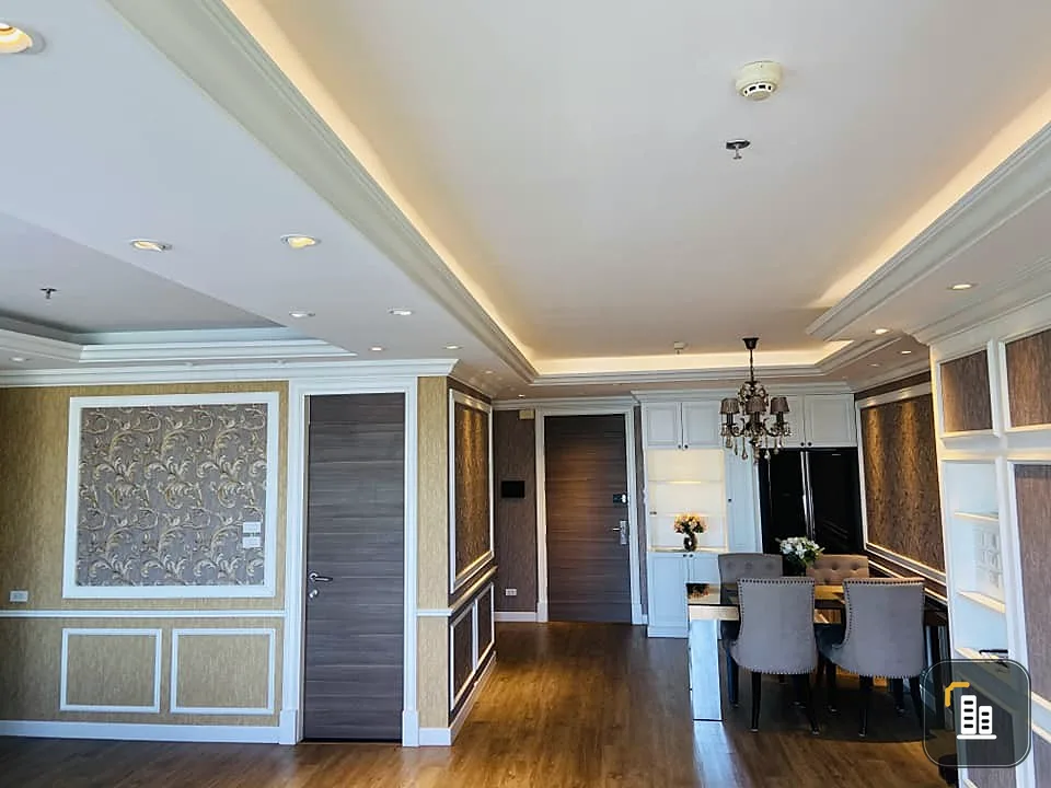 For rent: Supalai Prima Riva, high floor, very beautiful river view. Convenient travel. The entire room is decorated with Buit-Ins. Urgent.