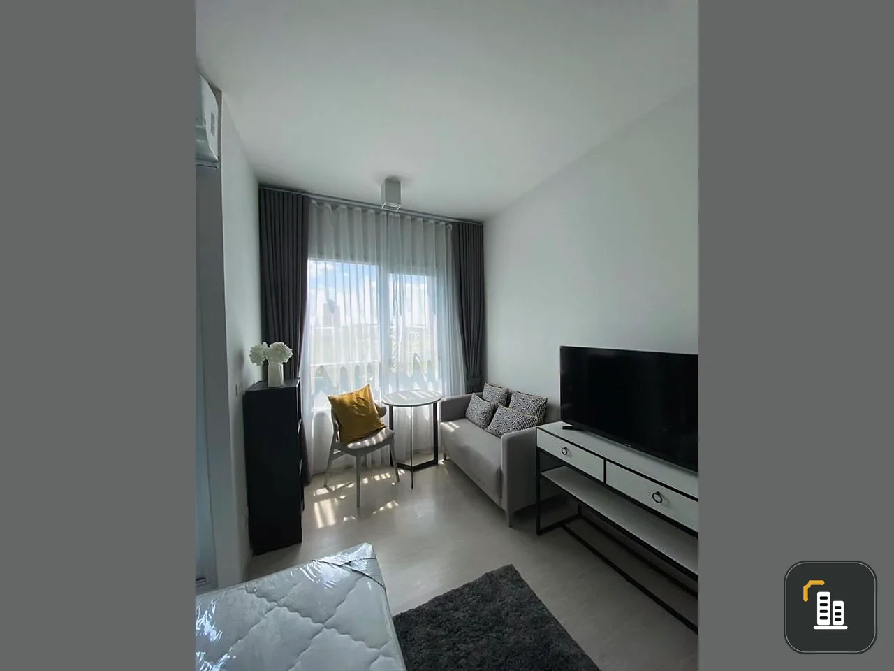 For sale: Chapter One Shine Bangpo, 7th floor, STUDIO room, Fully Furnished. If interested, please move in.