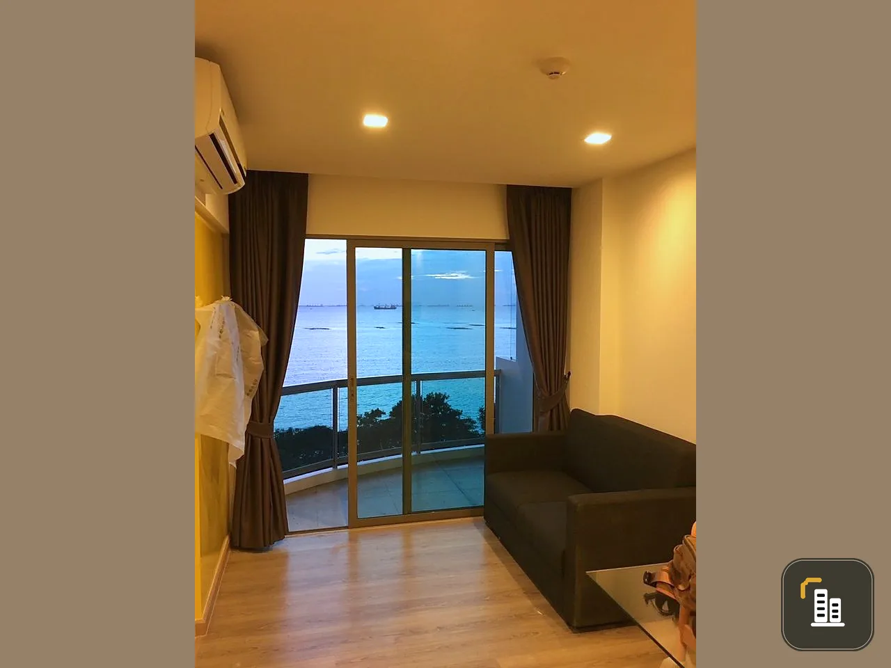 For sale or rent, Sunrisa, 7th floor, very beautiful sea view. Complete with electrical appliances If you don't reserve, you'll miss a lot.