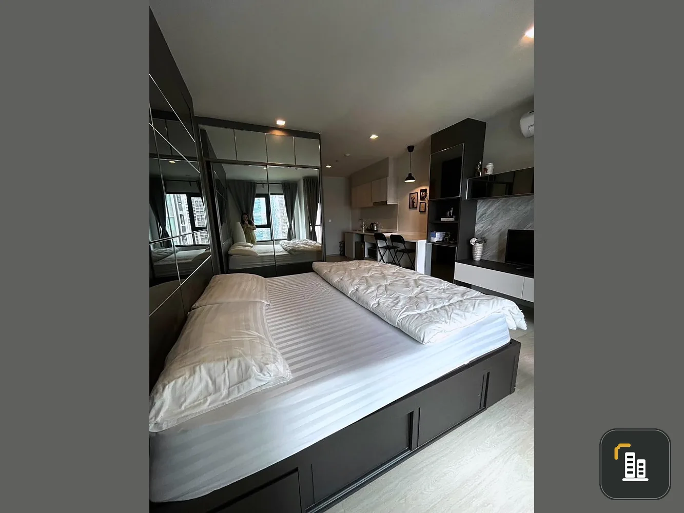 For rent: Life One Wireless, room decorated in modern style, 26th floor, open view, every good piece of furniture, don't miss it.