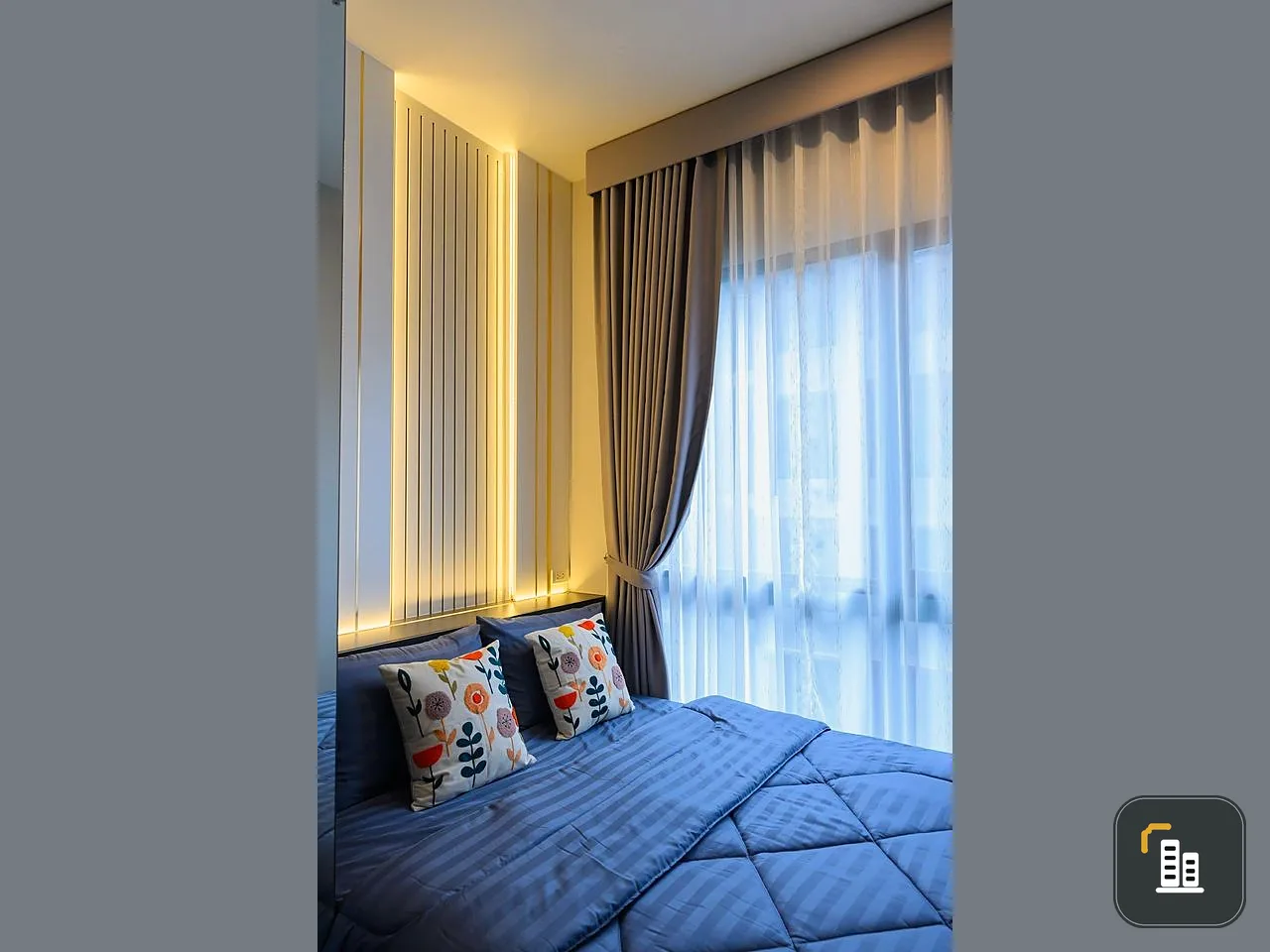For rent: Origin Plug & Play Ramintra, private corner room. High ceilings, decorated with built-ins throughout the room. Book now.