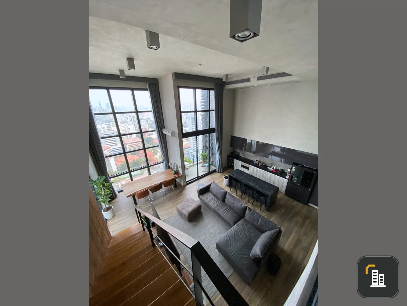 For sale, for rent, The Loft Asoke, 33rd floor, spacious room, comfortable to live in, comes with complete decoration. Book now, urgent.