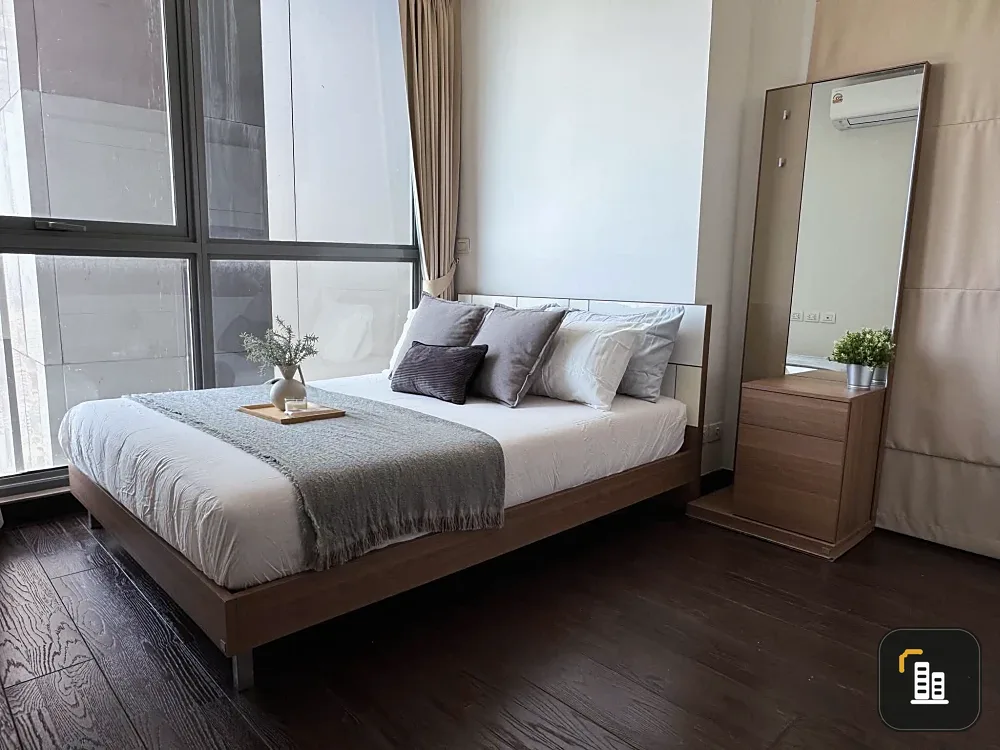 For rent, Ideo Q Phayathai, 37th floor, almost the highest, has a beautiful view but not hot. The atmosphere is warm and inviting, so book quickly.