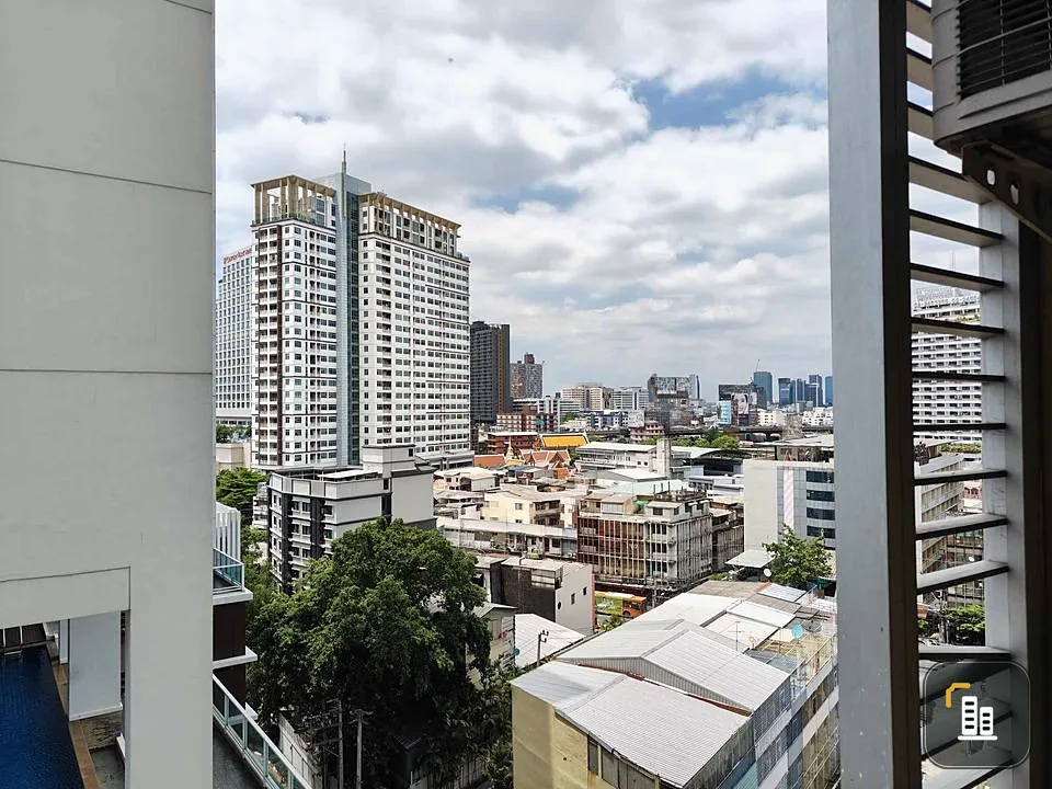 For sale: The Complete Ratchaprarop, 10th floor, complete with furniture and electrical appliances. Book now, don't miss it.