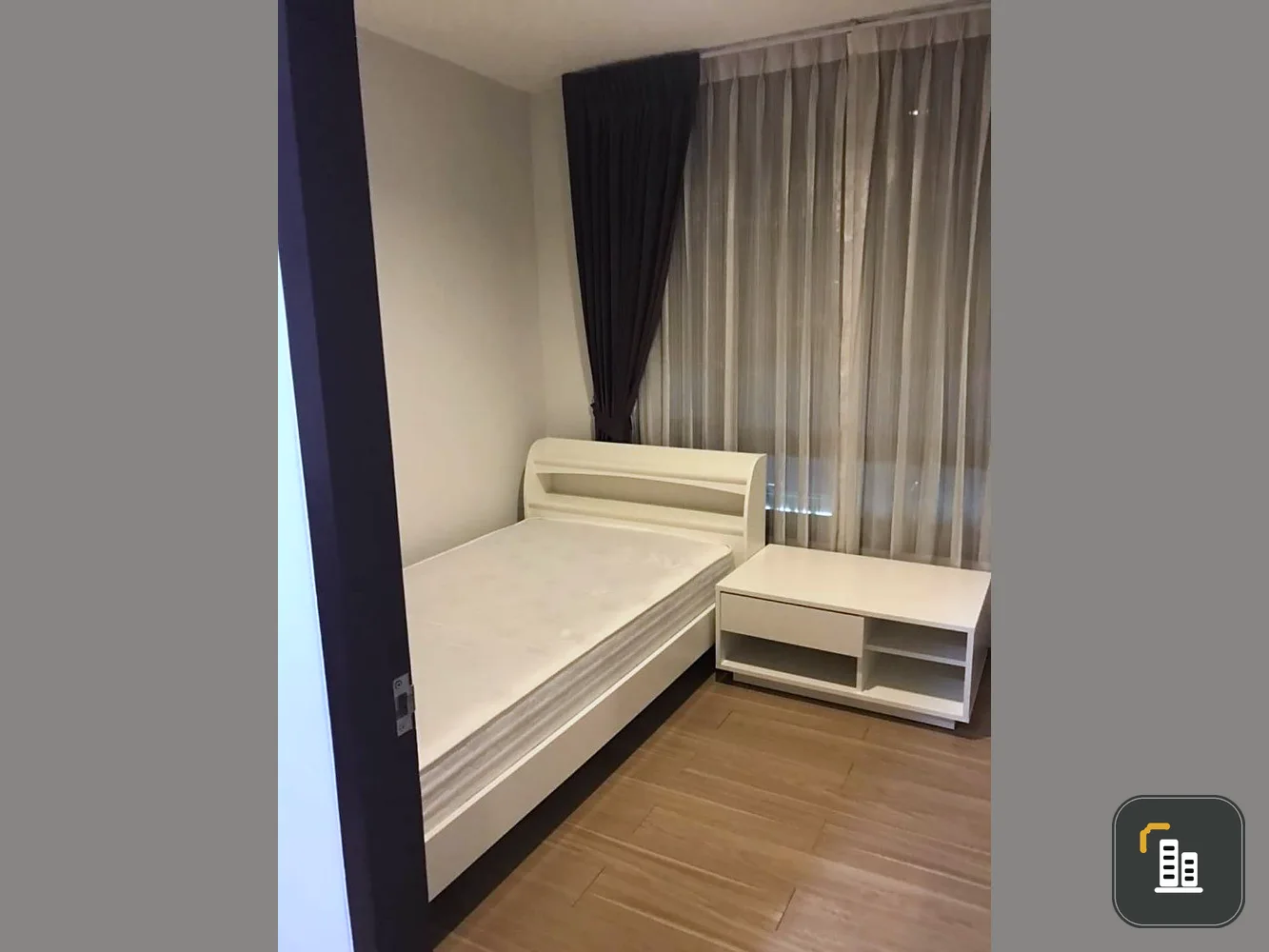 For sale: MT Prestige Phahon Yothin, spacious room, comfortable, separated into sections. Plus lots of furniture. Don't wait. Reserve now.