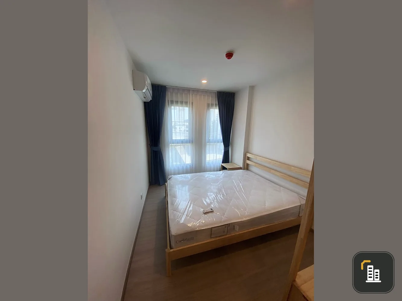 For rent, Aspire Ratchayothin, 4th floor, not very high, view of Elephant Building. Plus plenty of amenities. Book now, don't miss out.