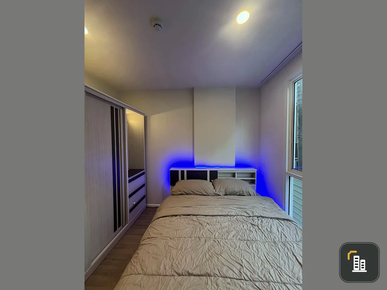For sale: Blue Phahon Yothin 35, north direction, room not exposed to the sun, not hot at all, with good quality furniture. First come, first served.