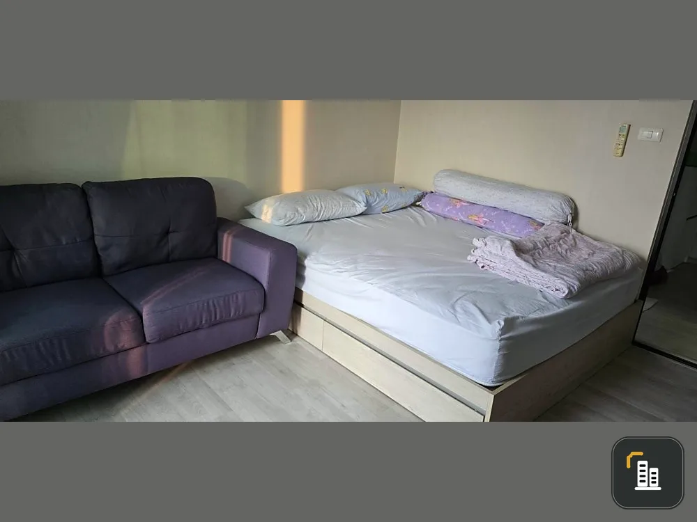 Condo for sale, Plum Condo Central Station Phase 1, 24th floor, high view, comes with a great price. If you miss it, you'll regret it.