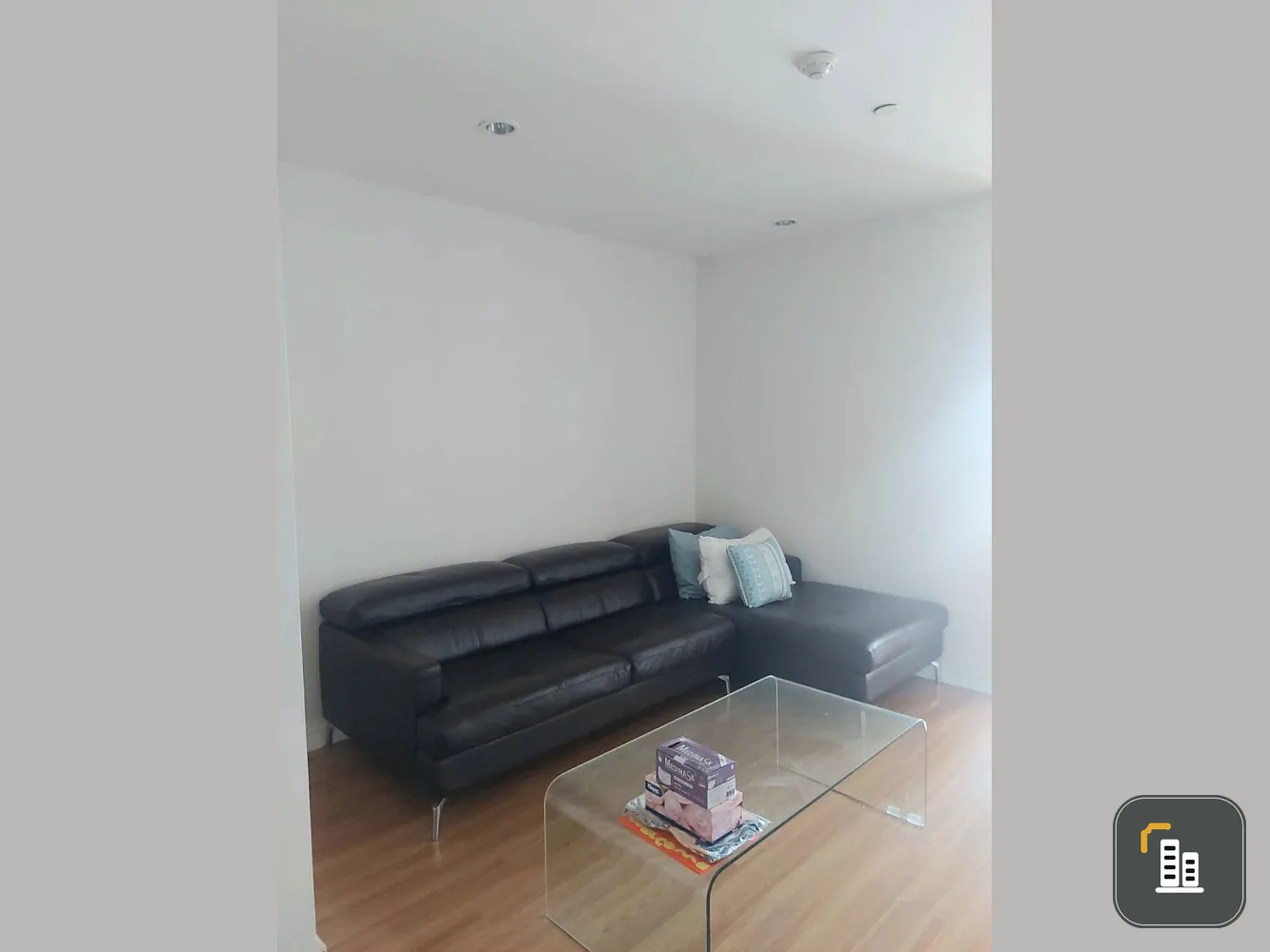 Chamchuri Square Residence for sale, 9th floor, very spacious room, room in good condition, comes with lots of extras. If you don't reserve, you'll mi