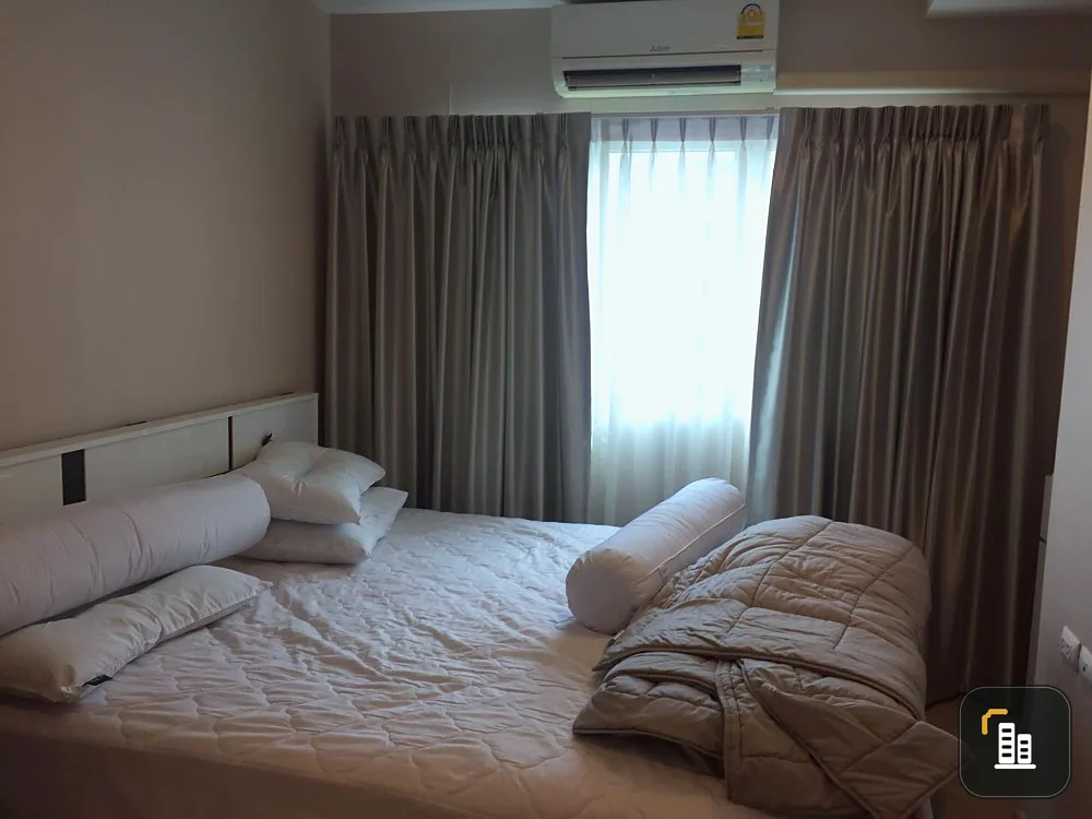 For sale: The Privacy Ladprao-Sena. The view of the swimming pool is very chill. With complete set of furniture Just carry your bag and move in.