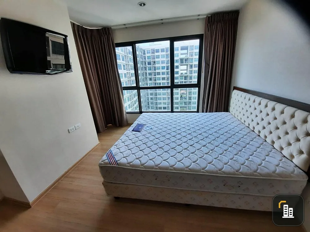 Condo for sale, The Base Chaengwattana, 19th floor, corner room, has privacy. Complete with amenities, reserve now.