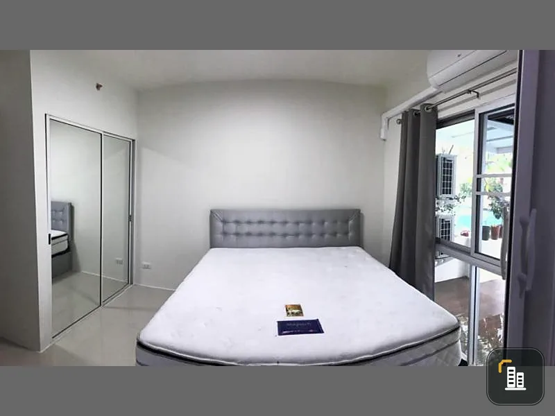 The room next to the swimming pool. New renovated, super beautiful, built-in pastel colors, condo for rent at A Space Asoke-Ratchada.