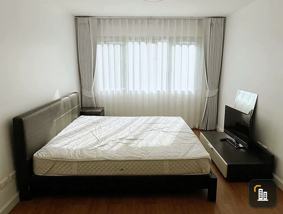 For sale or rent, One Ratchada-Lat Phrao, closed kitchen, fully decorated, ready to move in. If interested, reserve now. Don't miss it. Hurry.