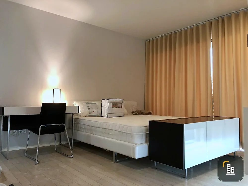 For sale/rent Noble Solo, large room, city view, no buildings blocking, very comfortable, room with breeze all year round, interested in owning, reser