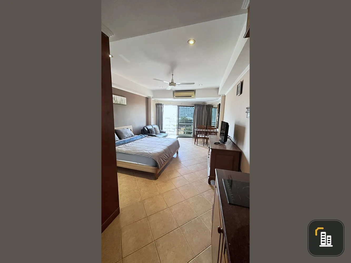 For rent, sea view Jomtien Condominium 1-8 (Jomtien), large bed, comfortable bed. Built-in wardrobe, don't miss it.