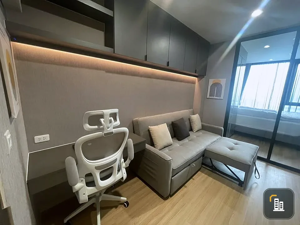 For rent Skyrise Avenue Sukhumvit 64, high floor, glass partitioned room, high ceiling, open and comfortable, don't miss it.