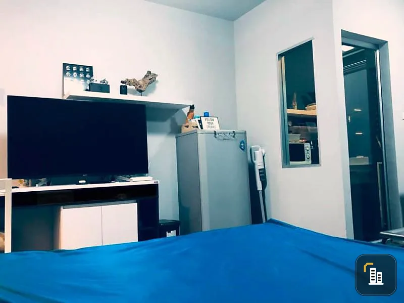 The room does not have a building block. Furniture and appliances complete. Place in proportion to rent. Condo A Space Asoke-Ratchada.