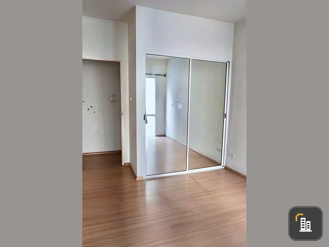 Urgent sale empty room. Onebedroom room size 35 sqm. Building B, 2nd floor. Condo for sale A Space Asoke-Ratchada.