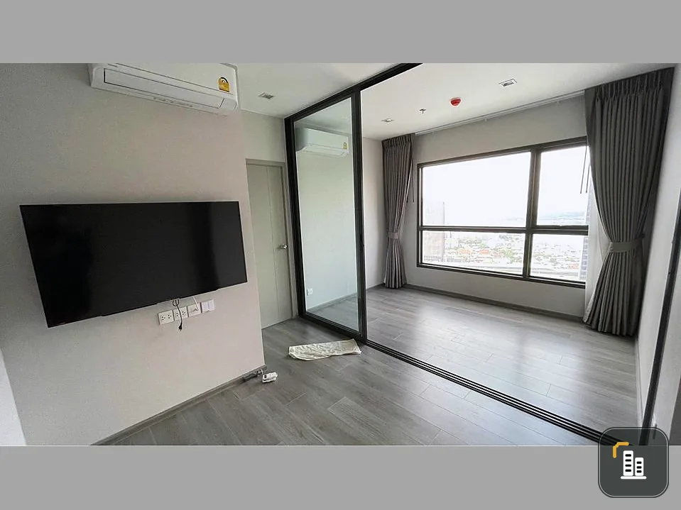 Condo for sale, The Politan Aqua, 42nd floor, very good atmosphere. Convenient travel You can reserve first, get it first.
