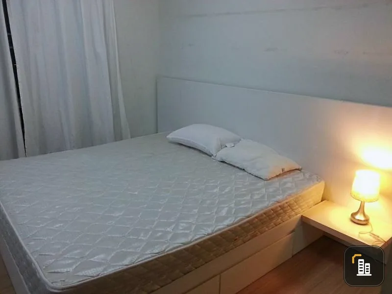 If you miss it, you will regret it. Convenient transportation and ready to move in. Swimming pool view The position in the middle of the pool fits a space Asoke-Ratchada.