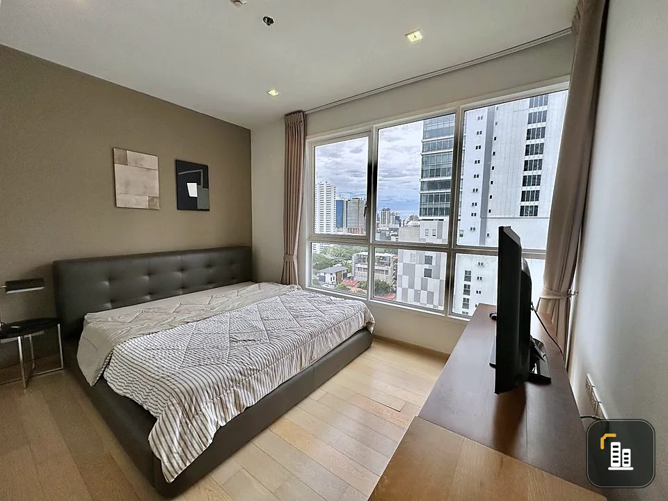For sale: HQ Thonglor, 16th floor, very spacious room. Decorated in minimalist style Simple and pleasant You can reserve first, get it first.