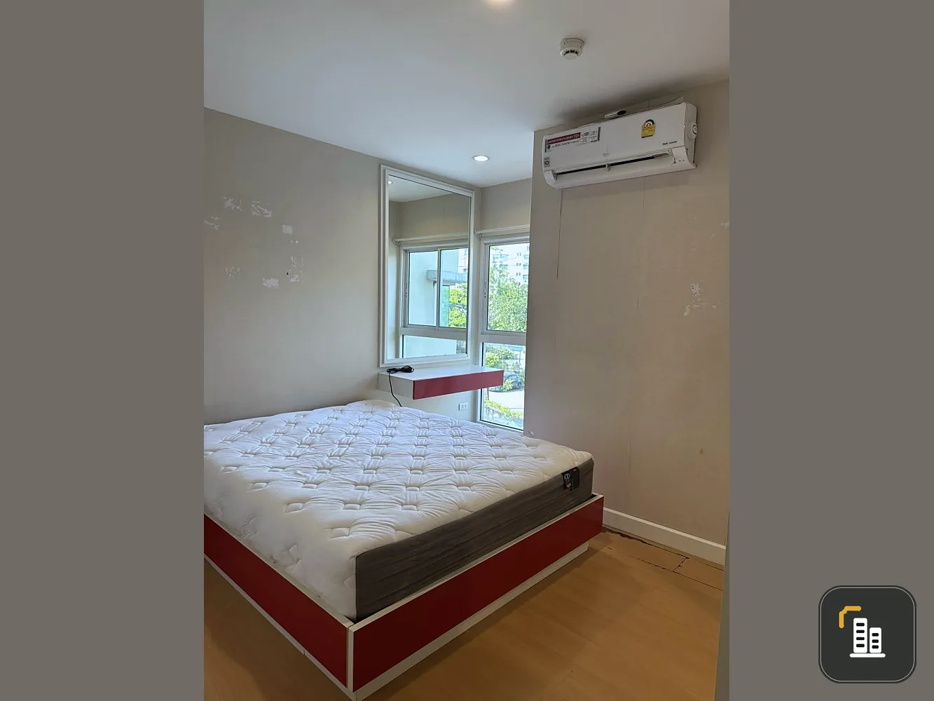 Condo for sale, The Lake Kanlapaphruek, nice and nice, not hot room, fully furnished, reserve it quickly.