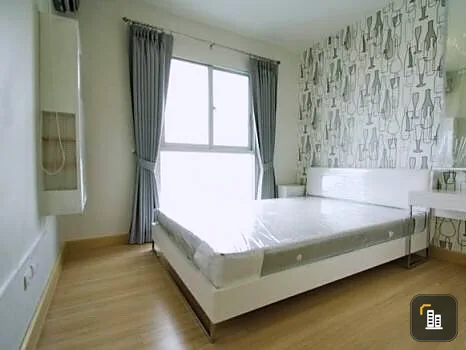 For sale: The Parkland Srinakarin Lakeside, lake view, swimming pool, wallpapered with cool patterns. Let me tell you, you have to make a reservation.