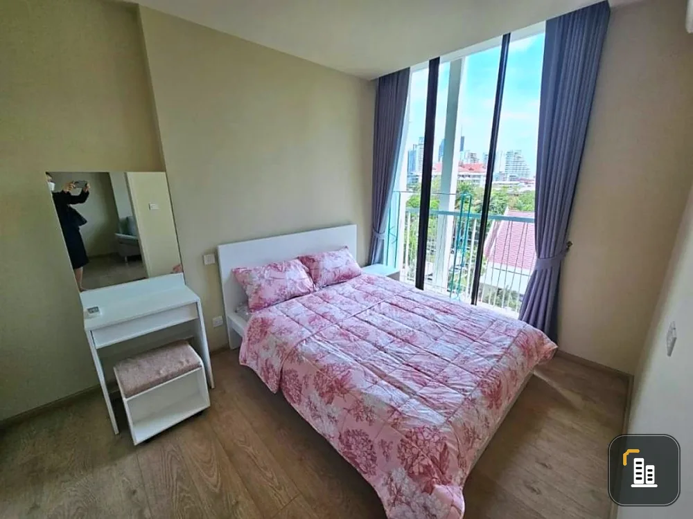 For rent: Noble Recole Sukhumvit 19, 5th floor, complete with furniture and electrical appliances. Book now, don't miss it.