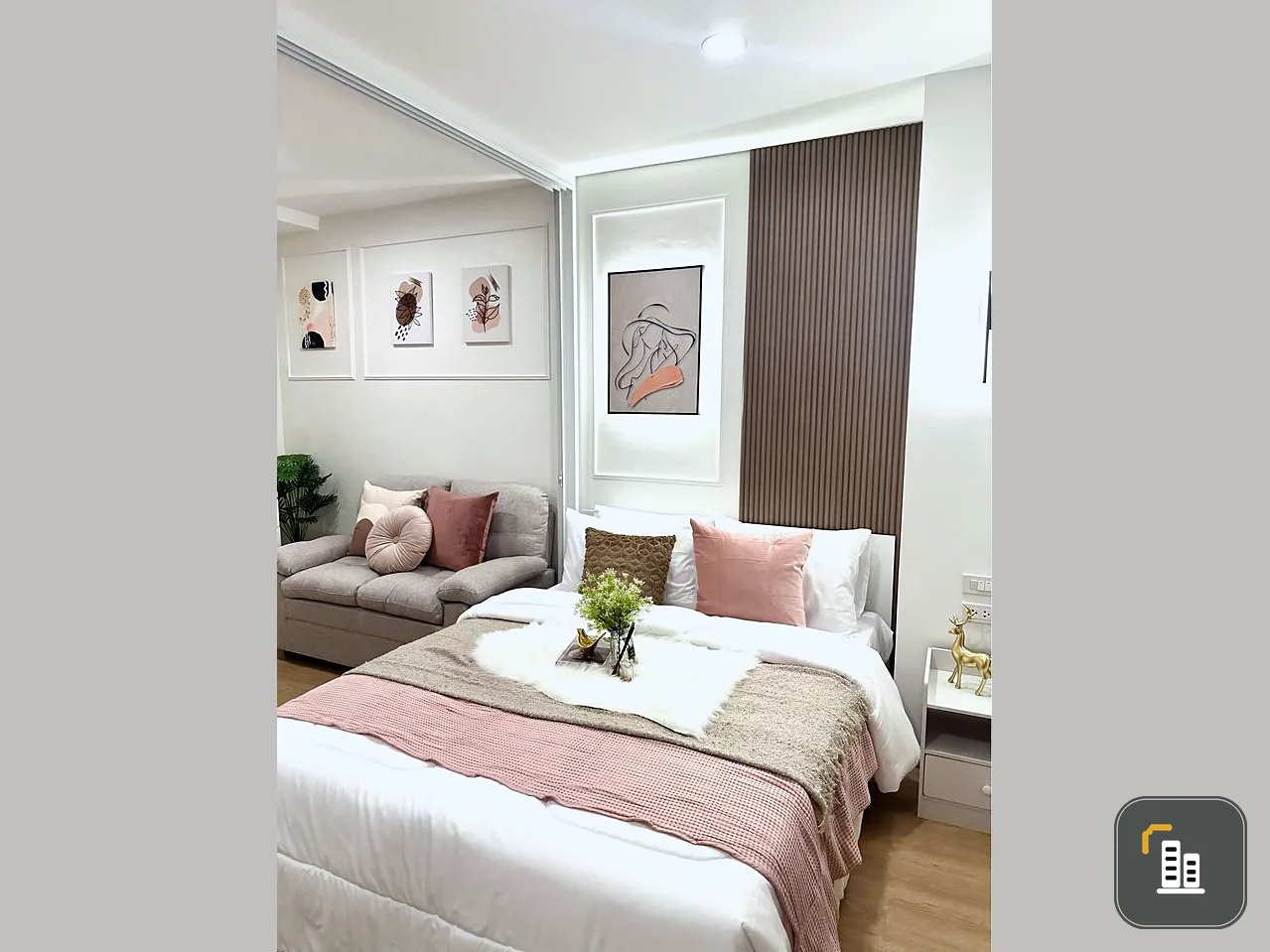 For sale Ratchada Prestige Lat Phrao 48, sweetly decorated room. Tight furniture Pets are allowed, so reserve quickly.