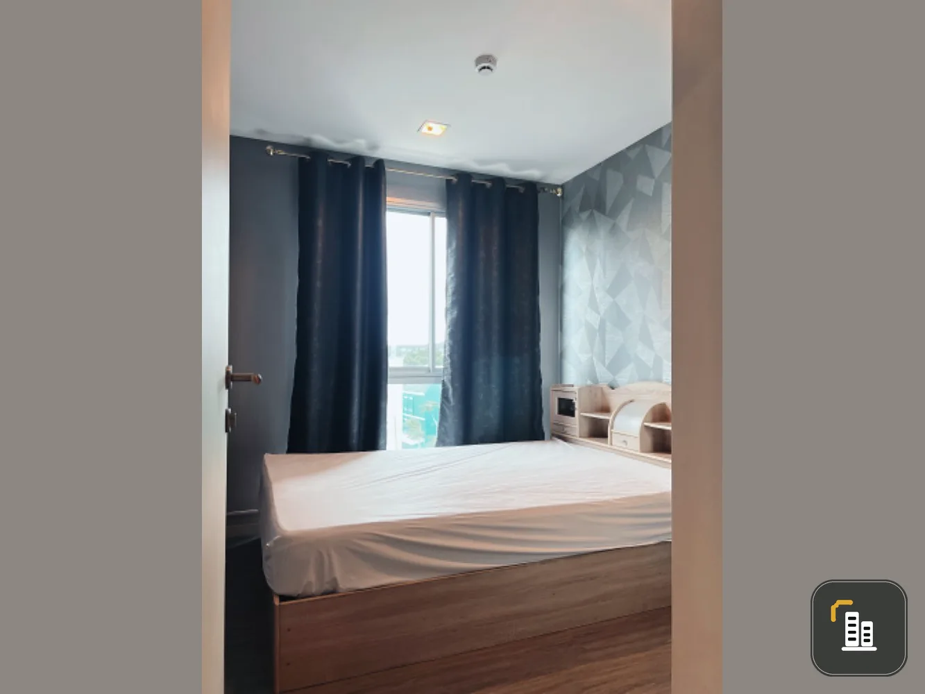 Condo for sale, Metro Luxe Kaset, room with good wallpaper, good price, if you don't buy you will regret it.