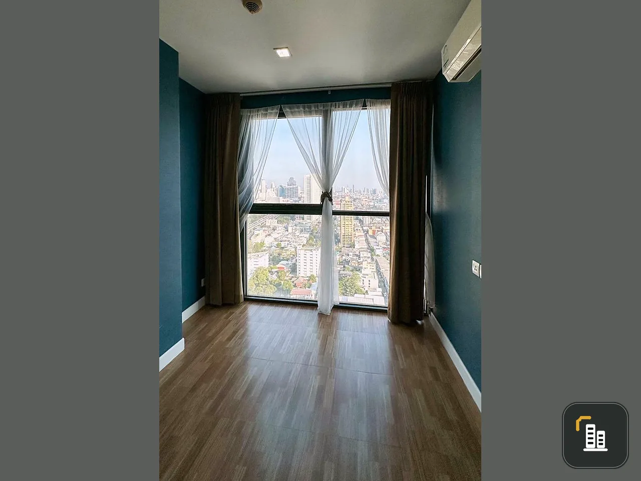 For sale, for rent, Ideo Mobi Sathorn-Taksin, 30th floor, city, beautiful, comfortable to the eye, DUPLEX room, very spacious, ready, book now.