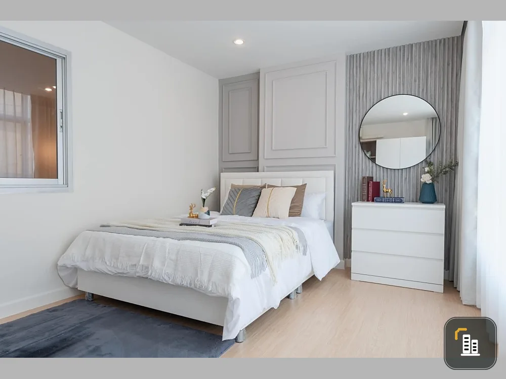 Condo for sale: Zenith Place at Huai Khwang, 3rd floor, beautifully decorated room, very livable, with built-in kitchen. You will regret it if you mis