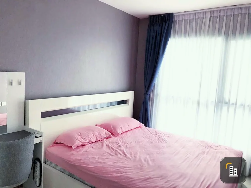For sale: Life Sukhumvit 48, spacious room, partitioned, complete with amenities. Don't just look, book now.