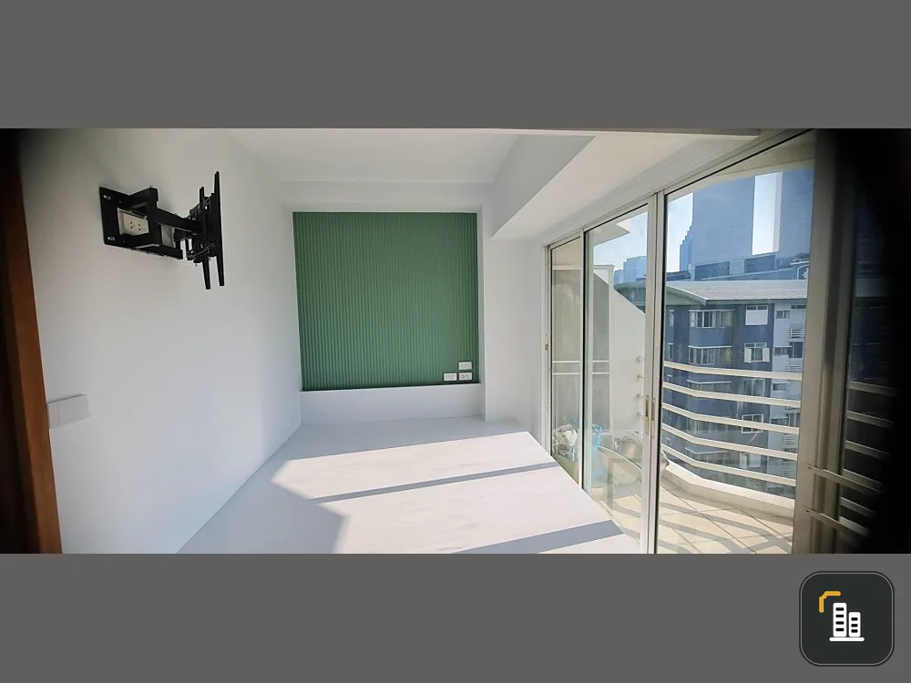 City living Ratchada for sale, fully furnished, not hot room, reasonable price, come and own it now.
