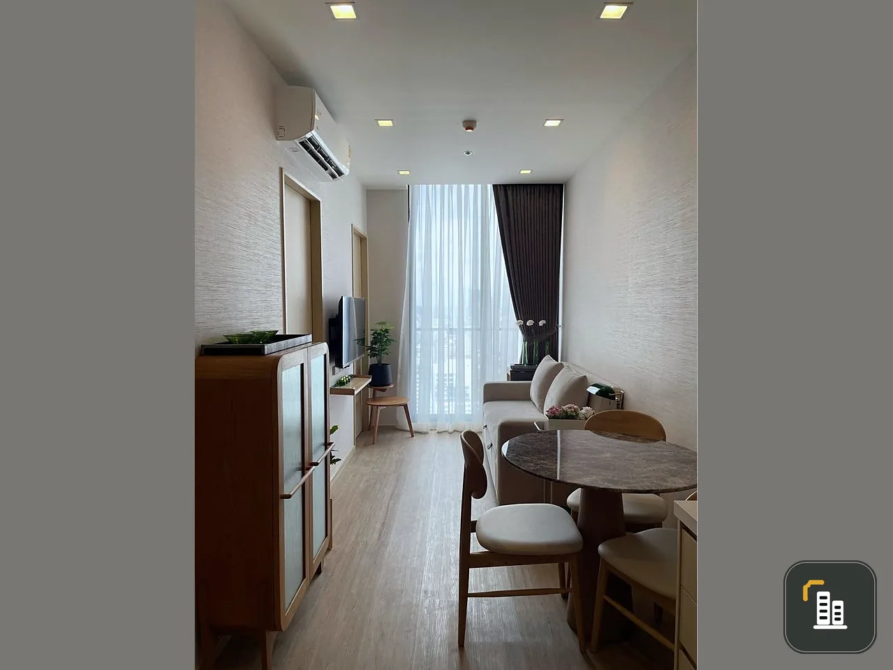 Condo for rent, Noble State 39, high floor, spacious room, full of electrical appliances. Don't just look, hurry and book now.