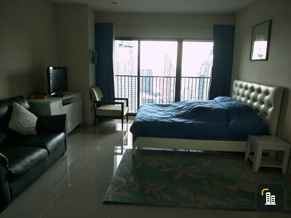 For sale, for rent!! Condo Noble Remix Sukhumvit 36, a condo in the heart of the city, convenient transportation, next to BTS, don't miss it!!