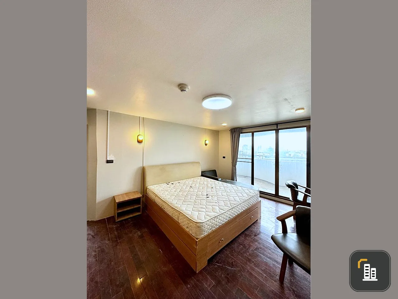 For rent: Flora Ville Condo, very large room, nicely decorated, with facilities and a great view. If you don't book, you'll miss out.