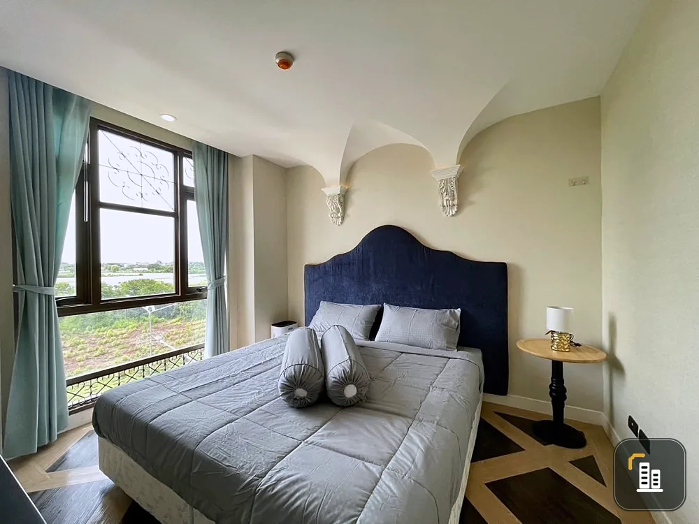 For sale Espana Condo Resort Pattaya, beautifully decorated room, great Buit-In, every good piece of furniture, don't miss it.